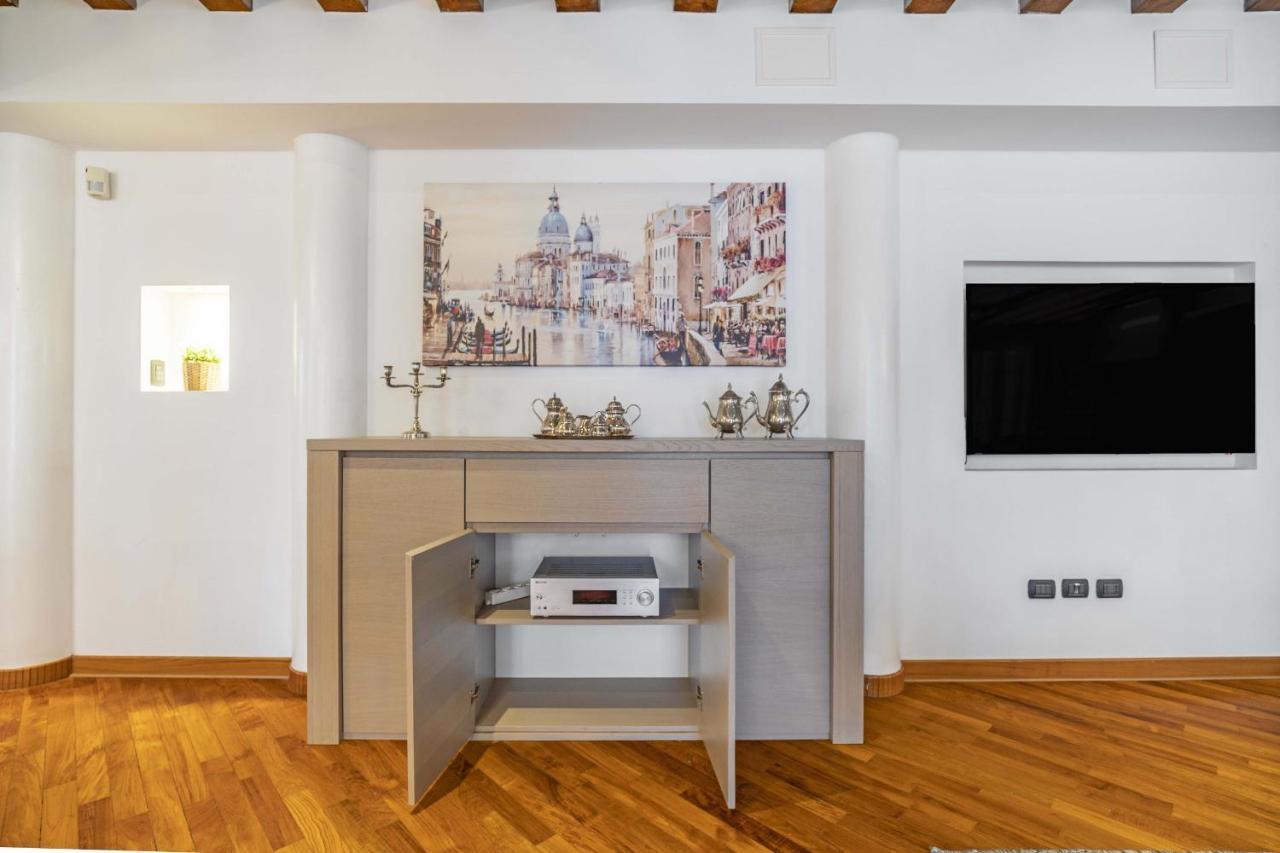 Tolentini Canal View & Terrace By Wonderful Italy Venice Ngoại thất bức ảnh