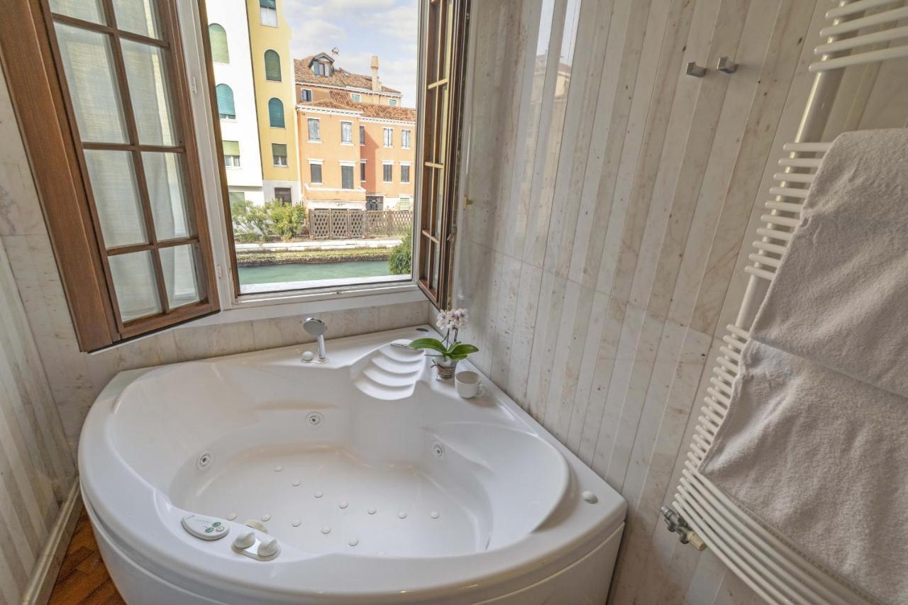 Tolentini Canal View & Terrace By Wonderful Italy Venice Ngoại thất bức ảnh